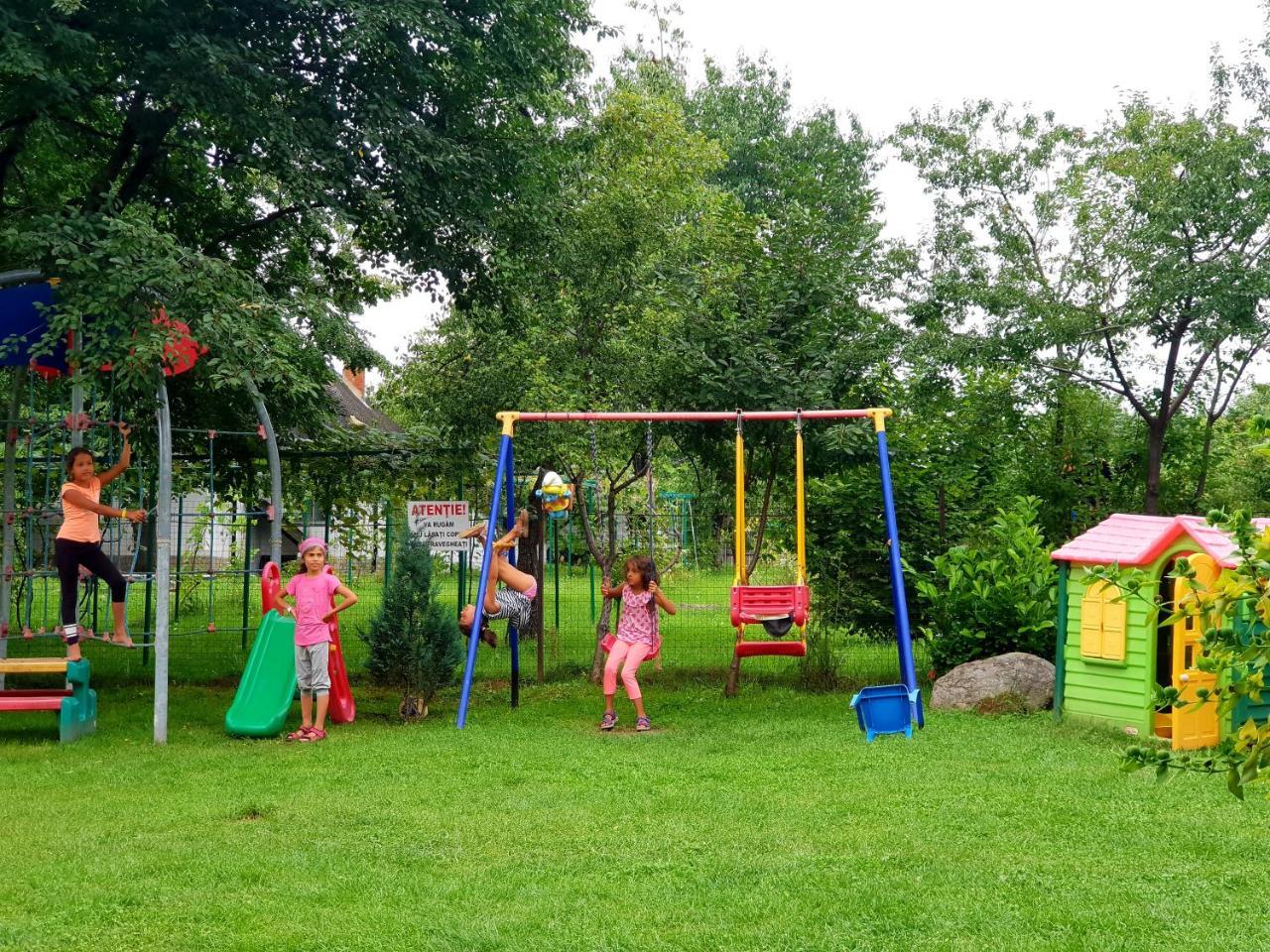Pensiunea Casa Noastra Baia de Fier Exteriör bild