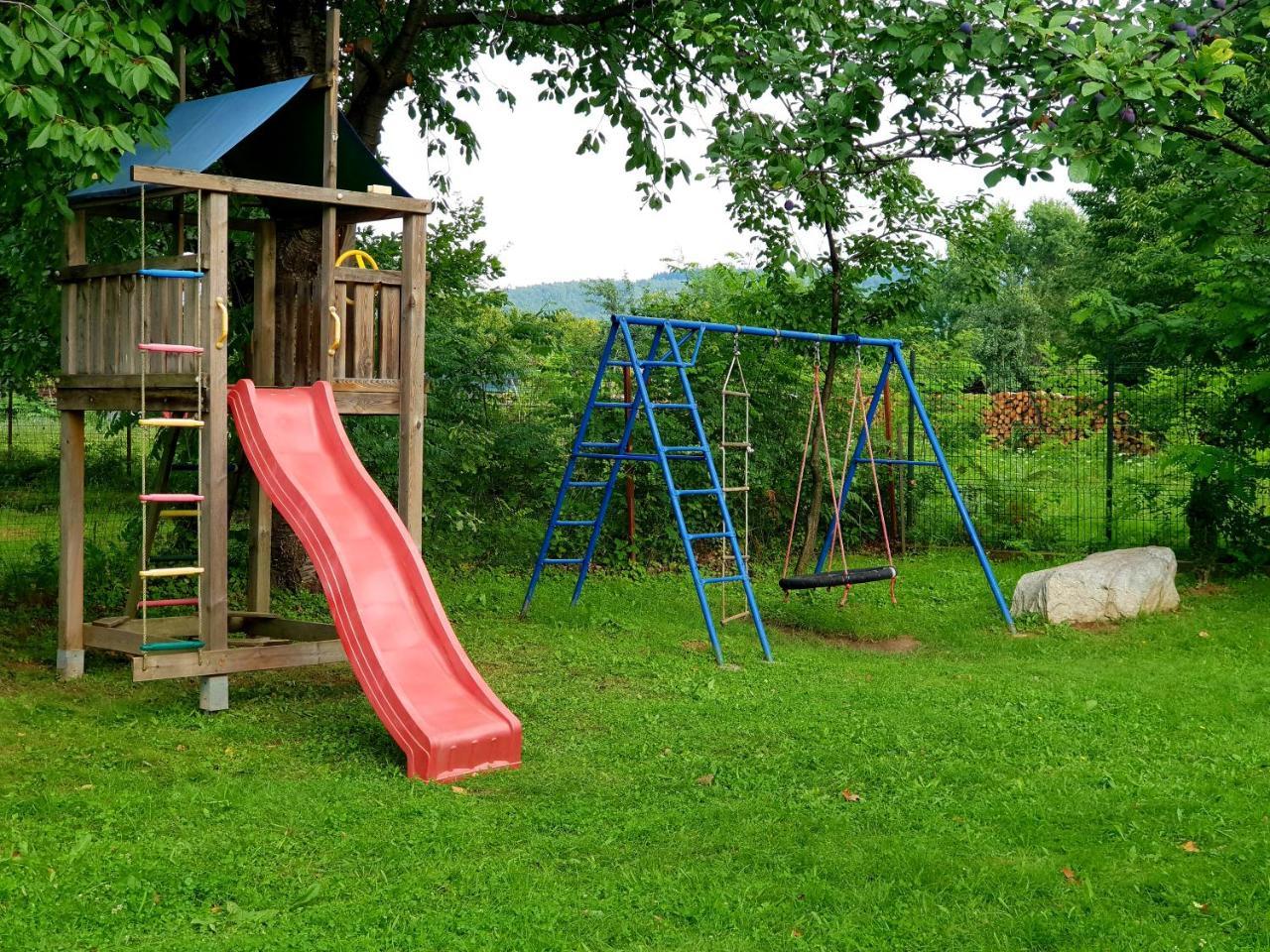 Pensiunea Casa Noastra Baia de Fier Exteriör bild